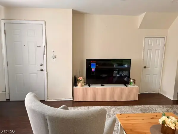 50 S Main St #1A, Lodi Boro, NJ 07644