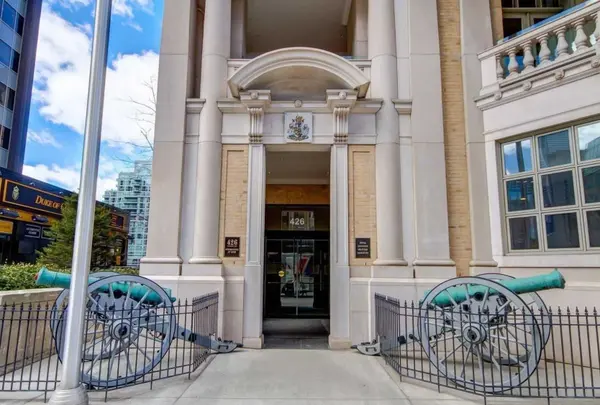 426 University AVE #3806, Toronto C01, ON M5G 1S9