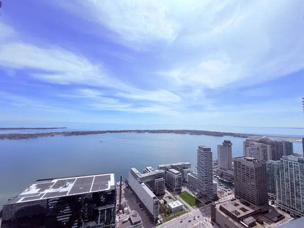 55 Cooper ST #6210, Toronto C08, ON M5E 0G1