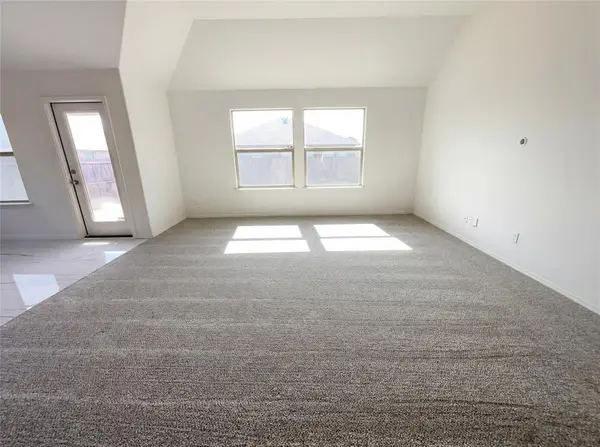 509 Stone Crossing Lane, Fort Worth, TX 76140