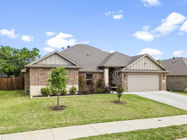 640 Mooney Drive, Saginaw, TX 76179