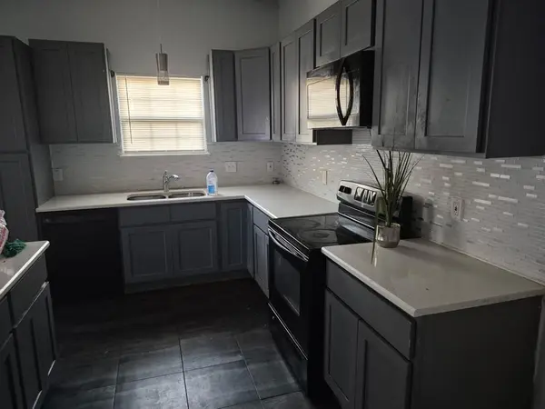 2815 Avenue E, Fort Worth, TX 76105