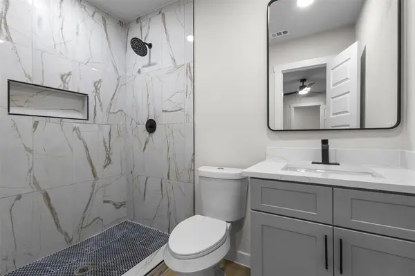 3216 Sharon Street, Dallas, TX 75211