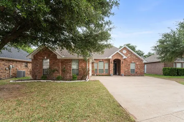 507 Sonny Avenue, Ennis, TX 75119