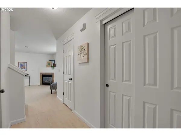 12623 SE DIVISION ST, Portland, OR 97236