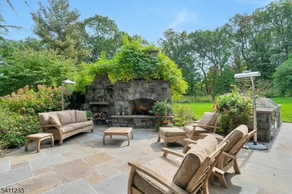 307 Freemans Ln, Franklin Lakes Boro, NJ 07417