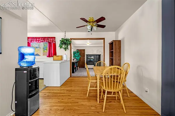 512 Cottonwood DR, Colorado Springs, CO 80911