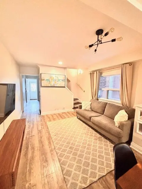 228 Linsmore CRES, Toronto E03, ON M4J 4L7