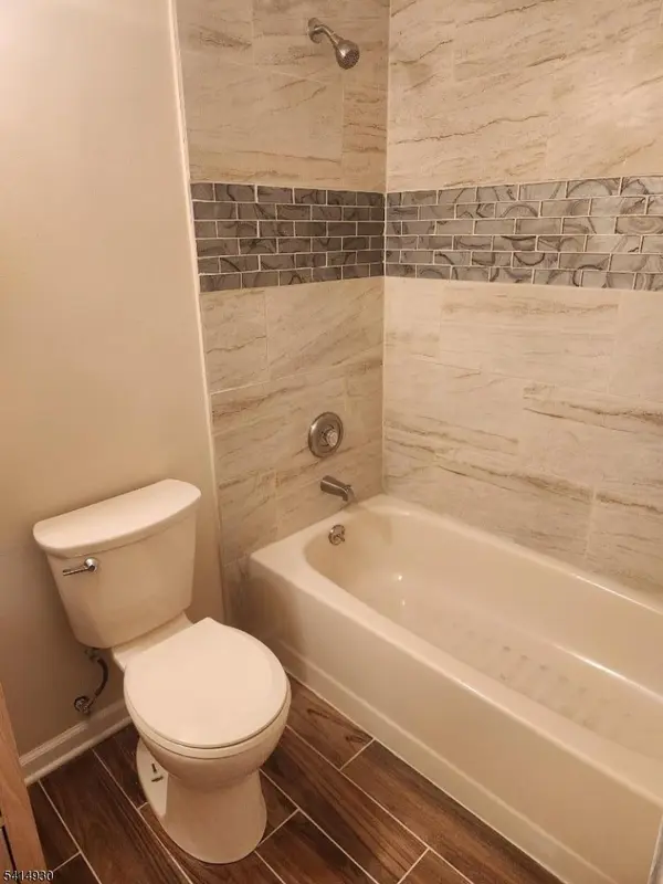 110 Vaughan Dr, Newark City, NJ 07103