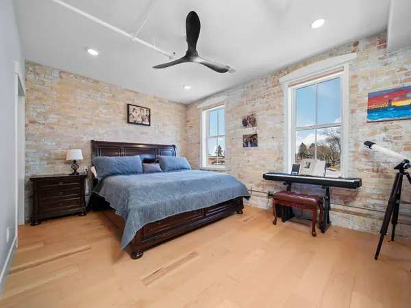 86 Washington AVE, Manisteecity_manistee, MI 49660