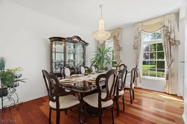 14 Zeller Dr, Franklin Twp., NJ 08873