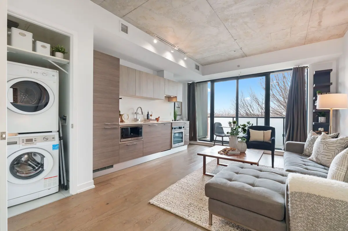 530 Indian GRV #401, Toronto W02, ON M6P 0B3