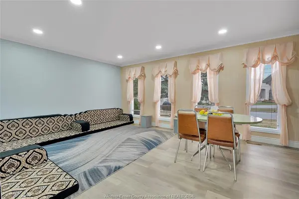 655 ROSELAND Drive South, Windsor, ON N9G 1T7