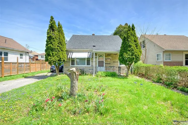 2354 Highland Avenue, Windsor, ON N8X 3S5