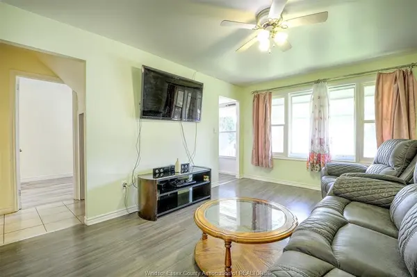 2354 Highland Avenue, Windsor, ON N8X 3S5