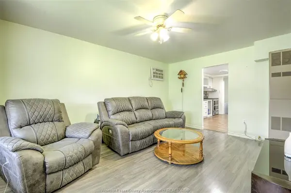 2354 Highland Avenue, Windsor, ON N8X 3S5