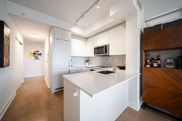 181 Bedford RD #507, Toronto C02, ON M5R 0C2