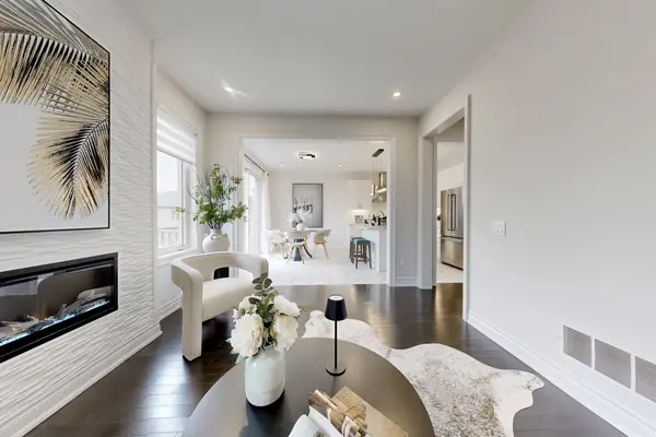 116 Carriage Shop BND, East Gwillimbury, ON L9N 0Y3