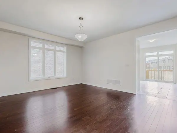 163 Thorndale RD, Brampton, ON L6P 4R8