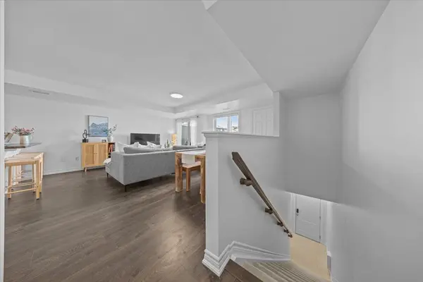 78 Lyrid Private, Barrhaven, ON K2J 6N3