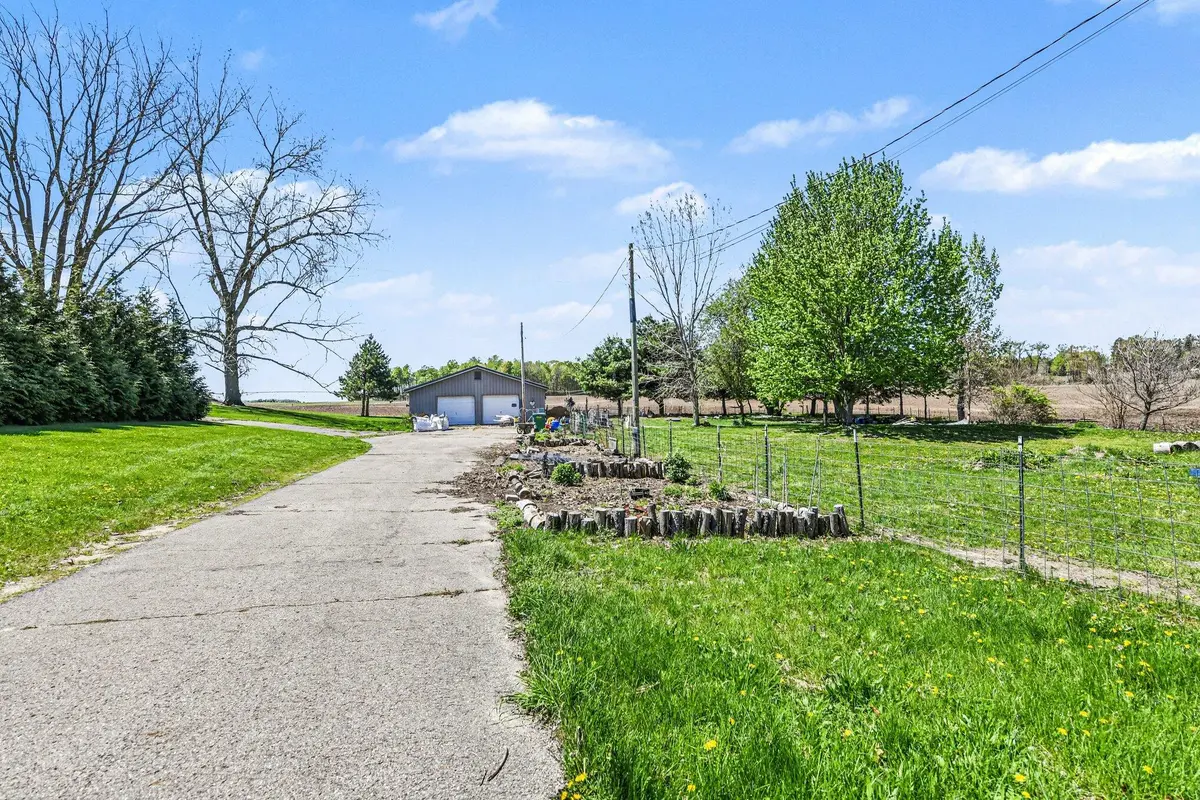 52290 Townhall RD, Silvercreektownship_cass, MI 49047