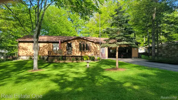 4288 N Ash RD, Alconatownship_alcona, MI 48742