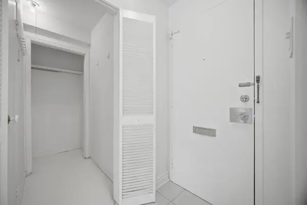 335 Lonsdale RD #407, Toronto C03, ON M5P 1R4