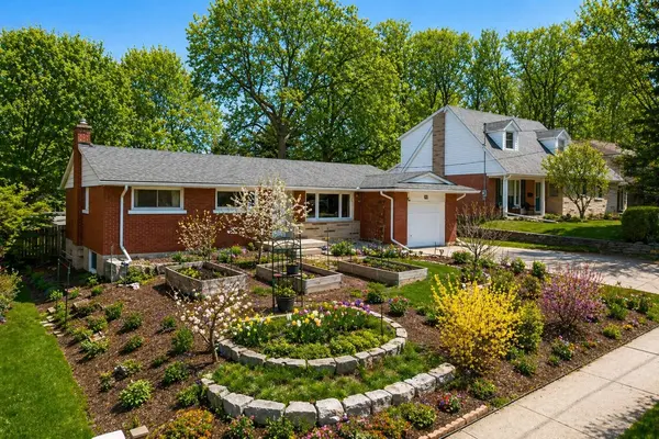 92 Braeside AVE, Waterloo, ON N2J 2C6