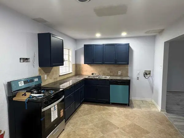 821 Travis Street, Garland, TX 75040