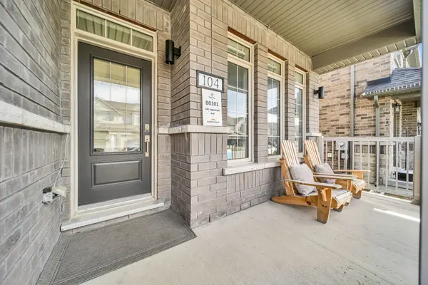 104 Sagewood AVE, Barrie, ON L9J 0K5