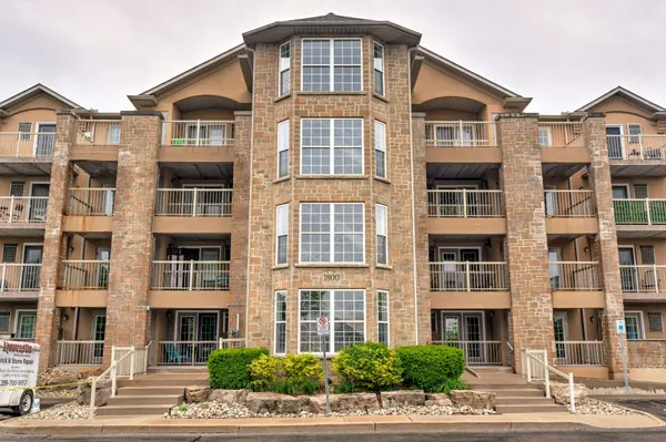 1800 Walker's Line #302, Burlington, ON L7M 4V2