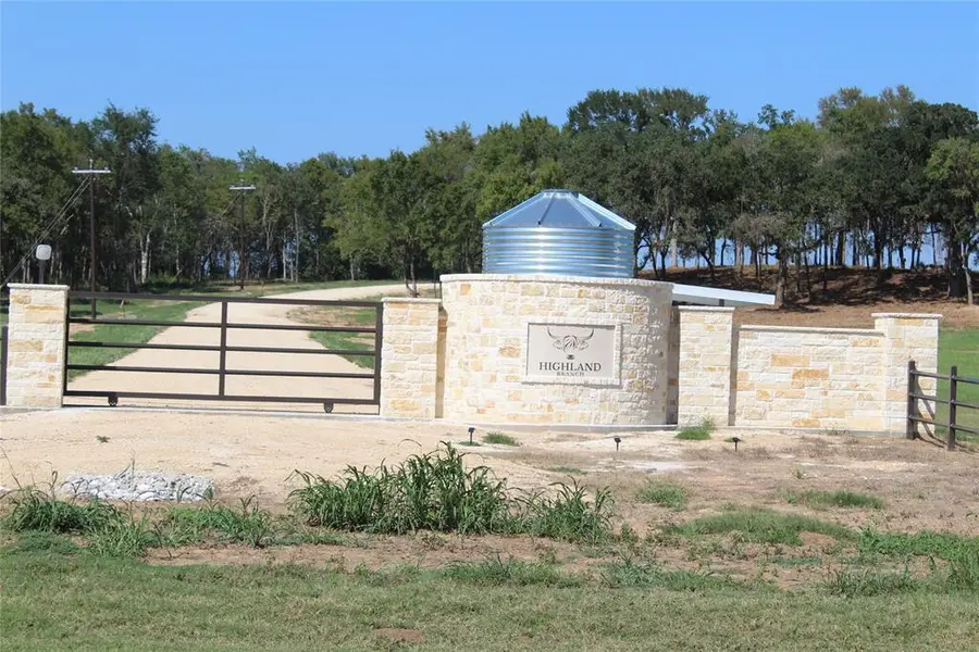 165 Highland Drive, Cameron, TX 76520