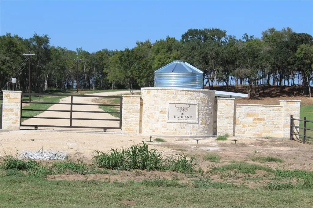 165 Highland Drive, Cameron, TX 76520