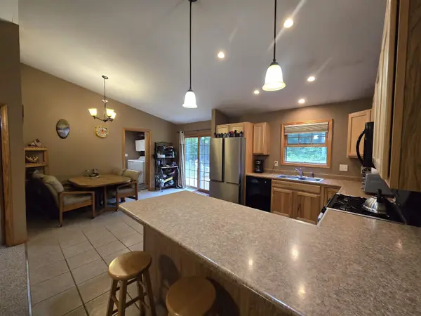 9966 Skytrails CIR, Chestoniatownship_antrim, MI 49659