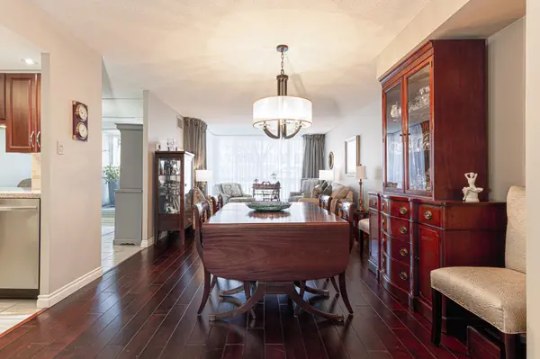 25 Cumberland LN #110, Ajax, ON L1S 7K1