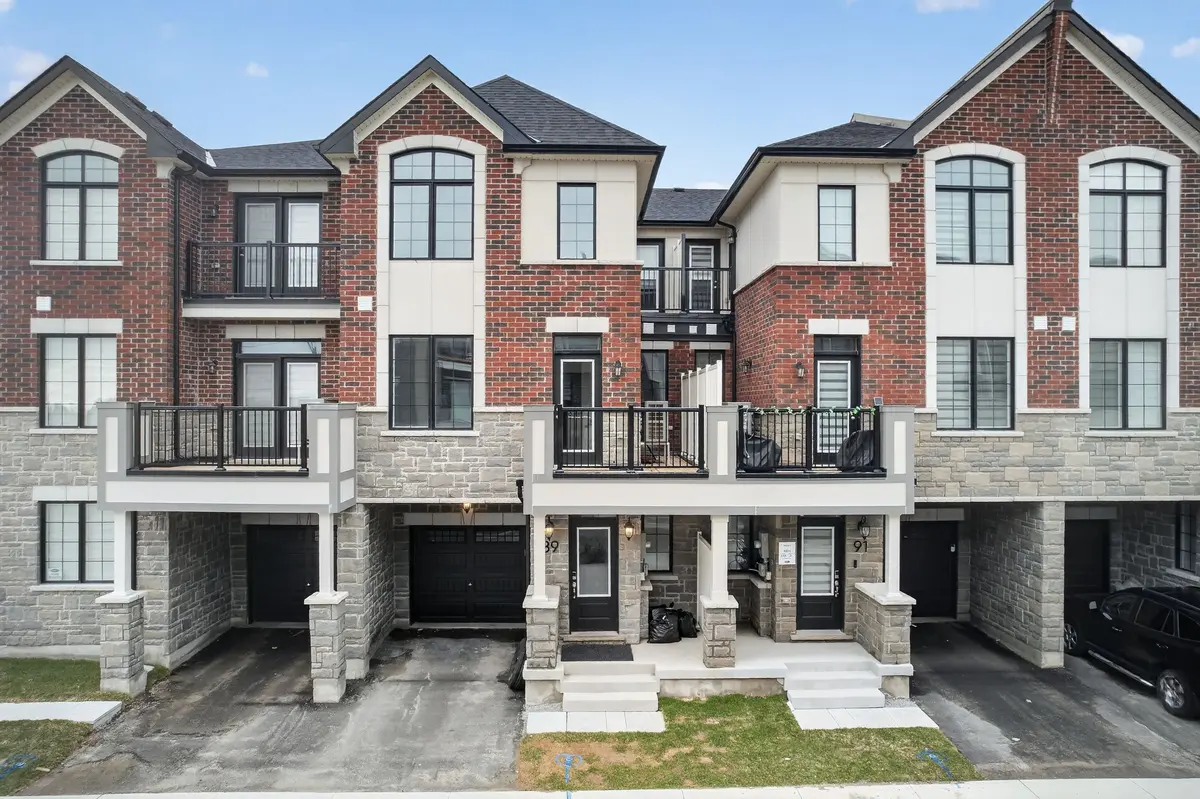 89 Pearen LN, Barrie, ON L9J 1A4