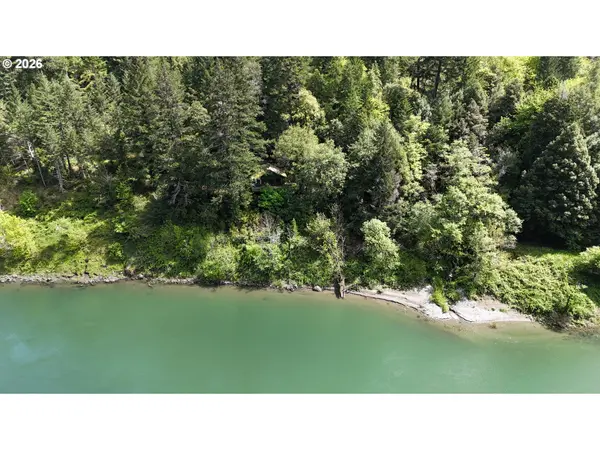 33090 LUPINE WAY RD, Gold Beach, OR 97444