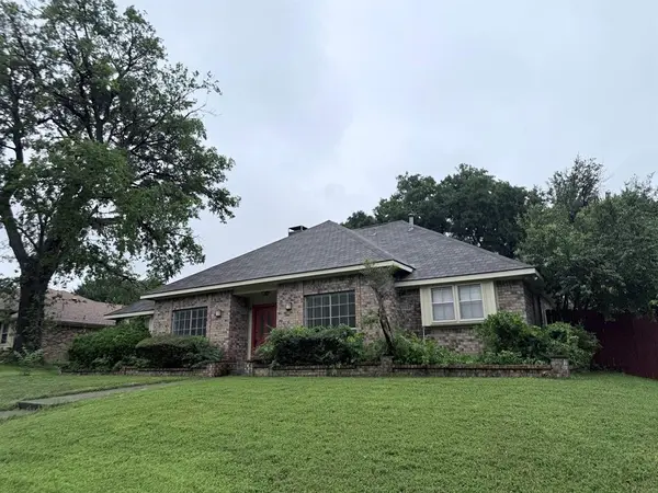 2738 Belmeade Drive, Carrollton, TX 75006