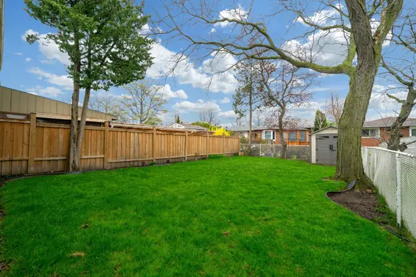 1877 Silverberry CRES, Mississauga, ON L5J 1C8