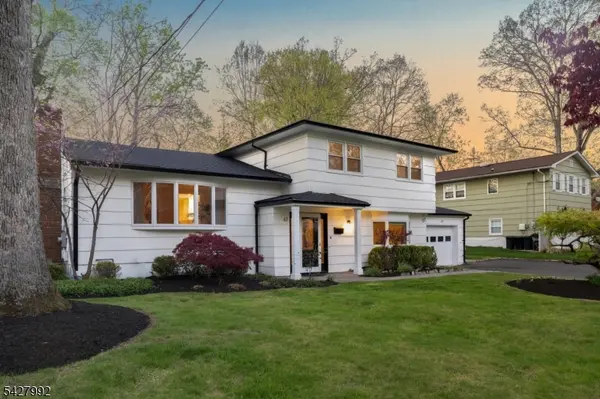 67 Woodbine Cir, New Providence Boro, NJ 07974