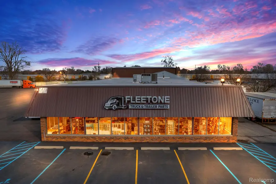 1475 S Newburgh RD, Westlandcity_wayne, MI 48186