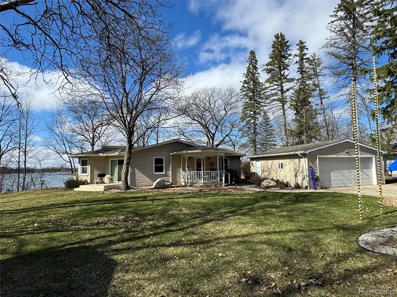 4028 Loon Lake CT, Fentonchartertownship_genesee, MI 48451