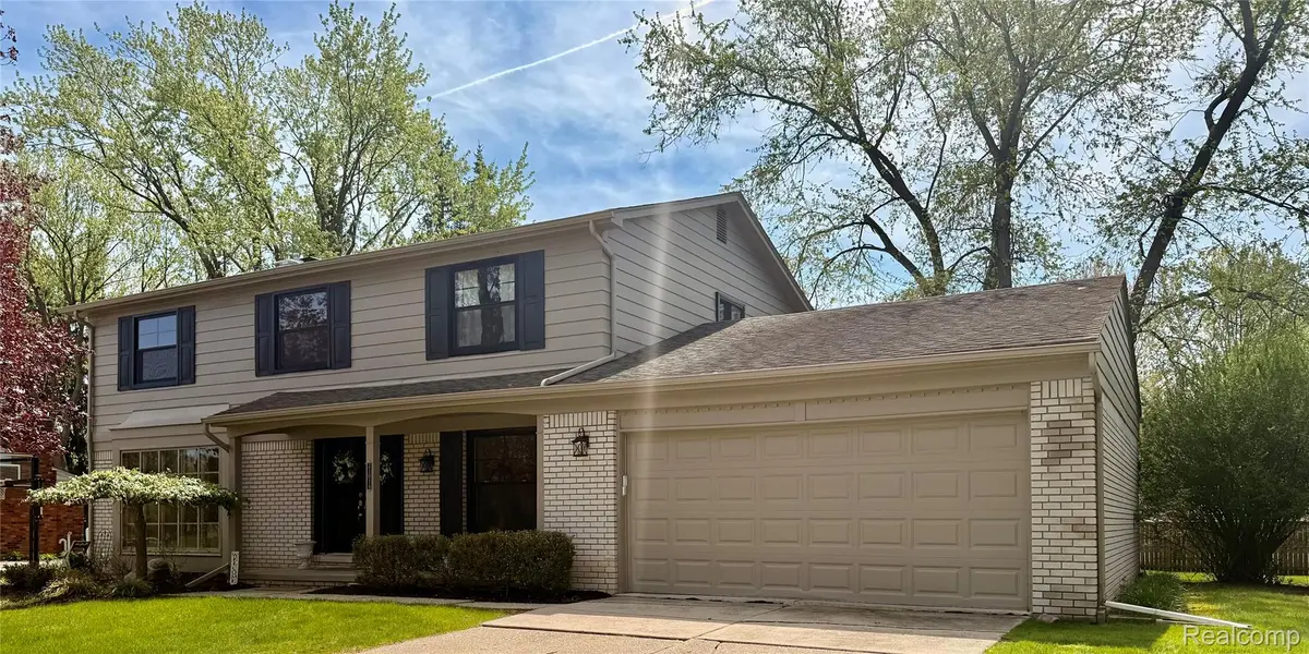 31018 Pickwick LN, Beverlyhillsvillage_oakland, MI 48025