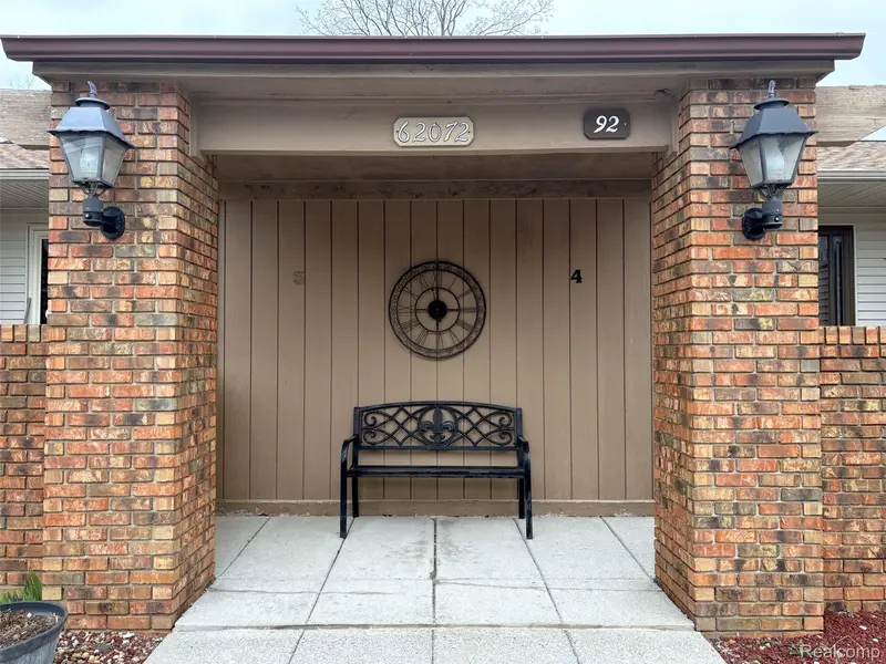 62072 Yorktown - Unit 4, Southlyoncity_oakland, MI 48178