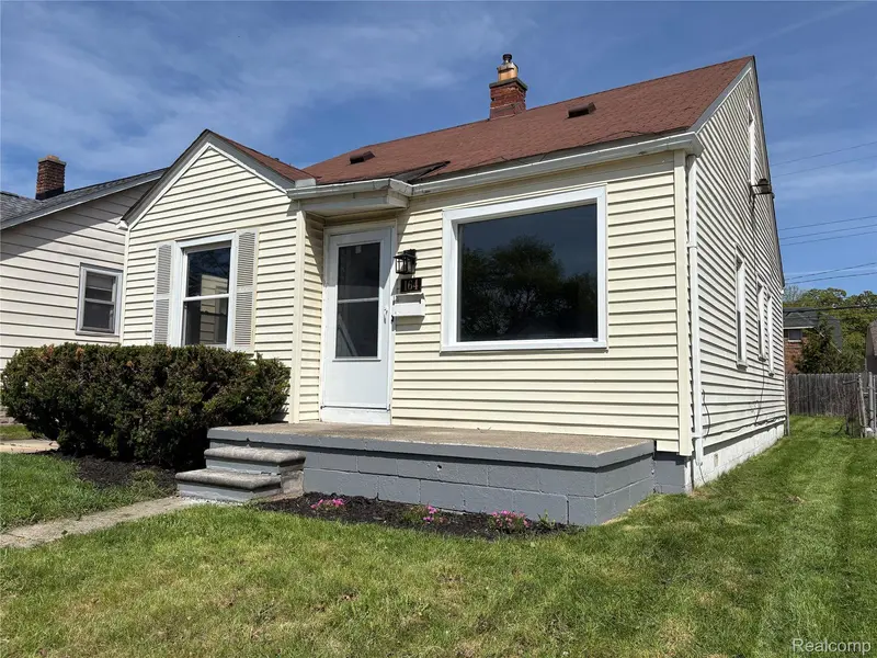 164 W Browning AVE, Hazelparkcity_oakland, MI 48030