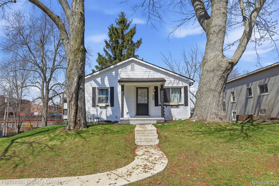 1284 ATKINSON AVE, Bloomfieldchartertownship_oakland, MI 48302