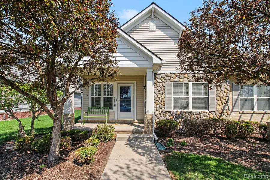 332 Brigg ST, Howellcity_livingston, MI 48855