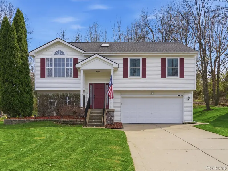 5617 Millpointe DR, Waterfordchartertownship_oakland, MI 48327