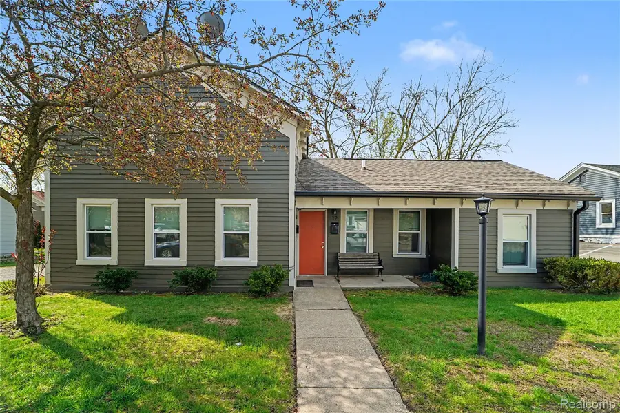 12 E Church ST, Clarkstoncity_oakland, MI 48346