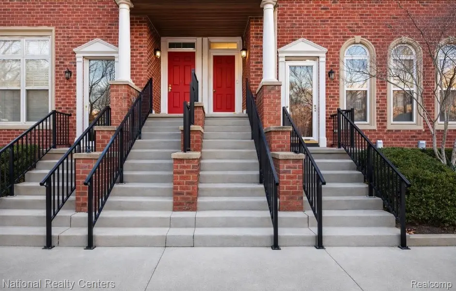 16878 Farmington RD, Livoniacity_wayne, MI 48154